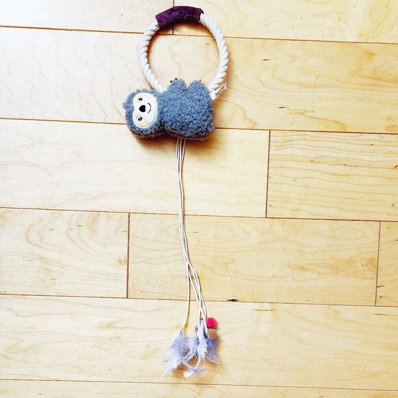 😻 Cat Toy Sloth Hanging with Strings and Feather to hang on the door handle New - Picture 3 of 9